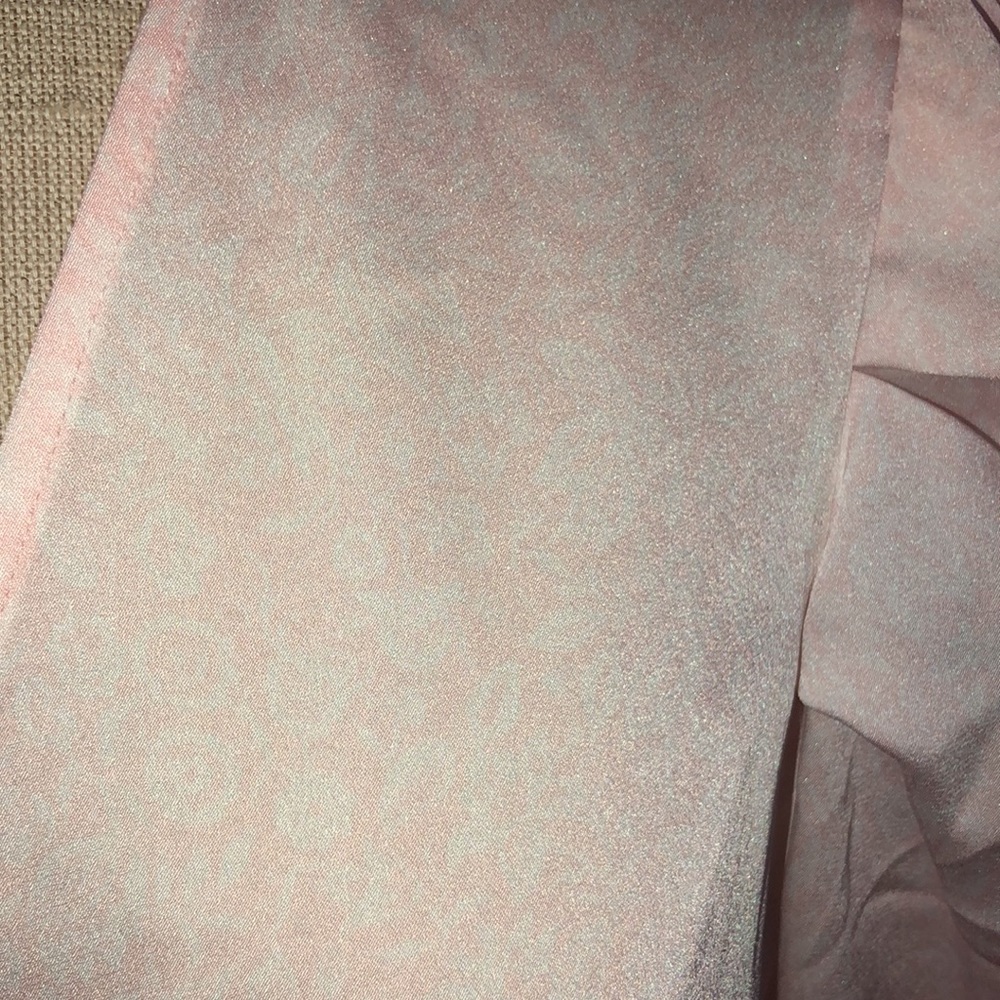 Never worn beautiful Express top - Picture 3 of 6